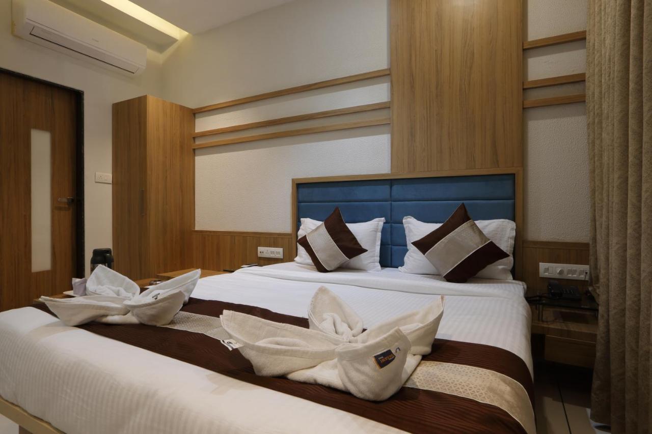 Hotel Decent Unjha Esterno foto