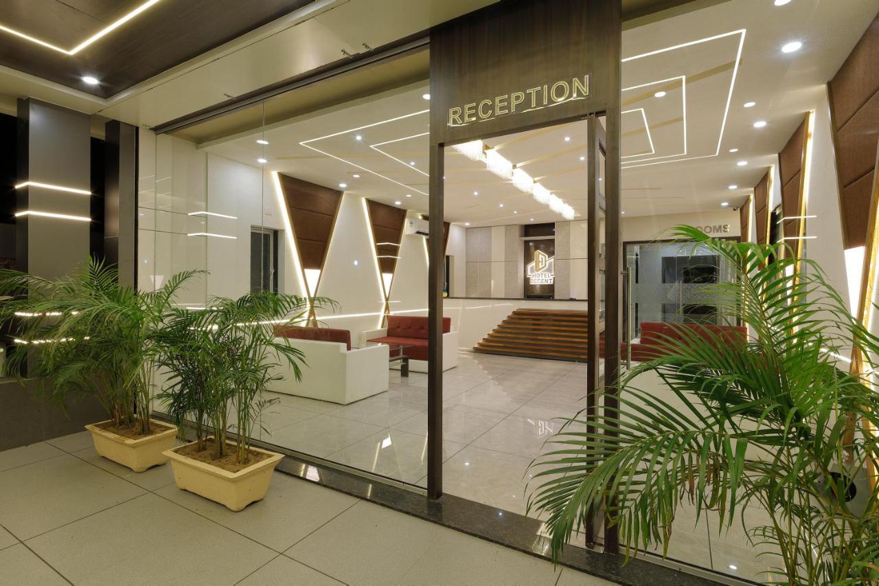 Hotel Decent Unjha Esterno foto